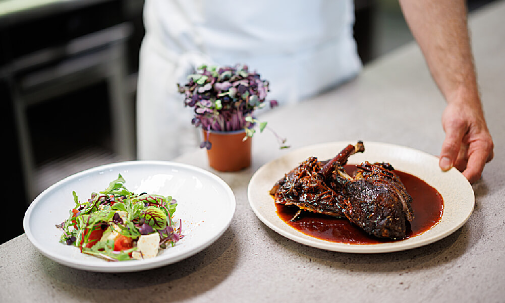 AO Middle Weekend Package – Tennis & Tastings